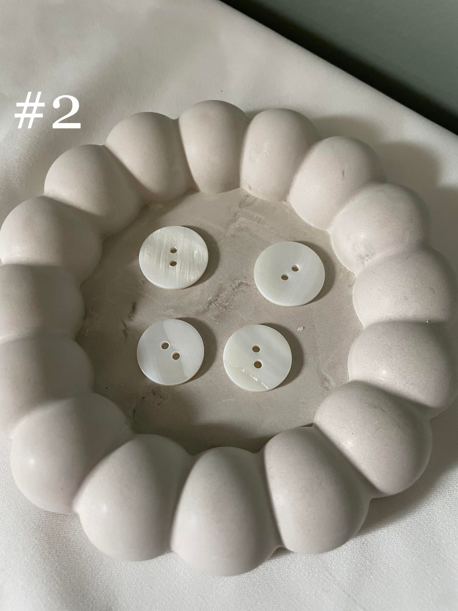 Hvit perle (18mm)-0