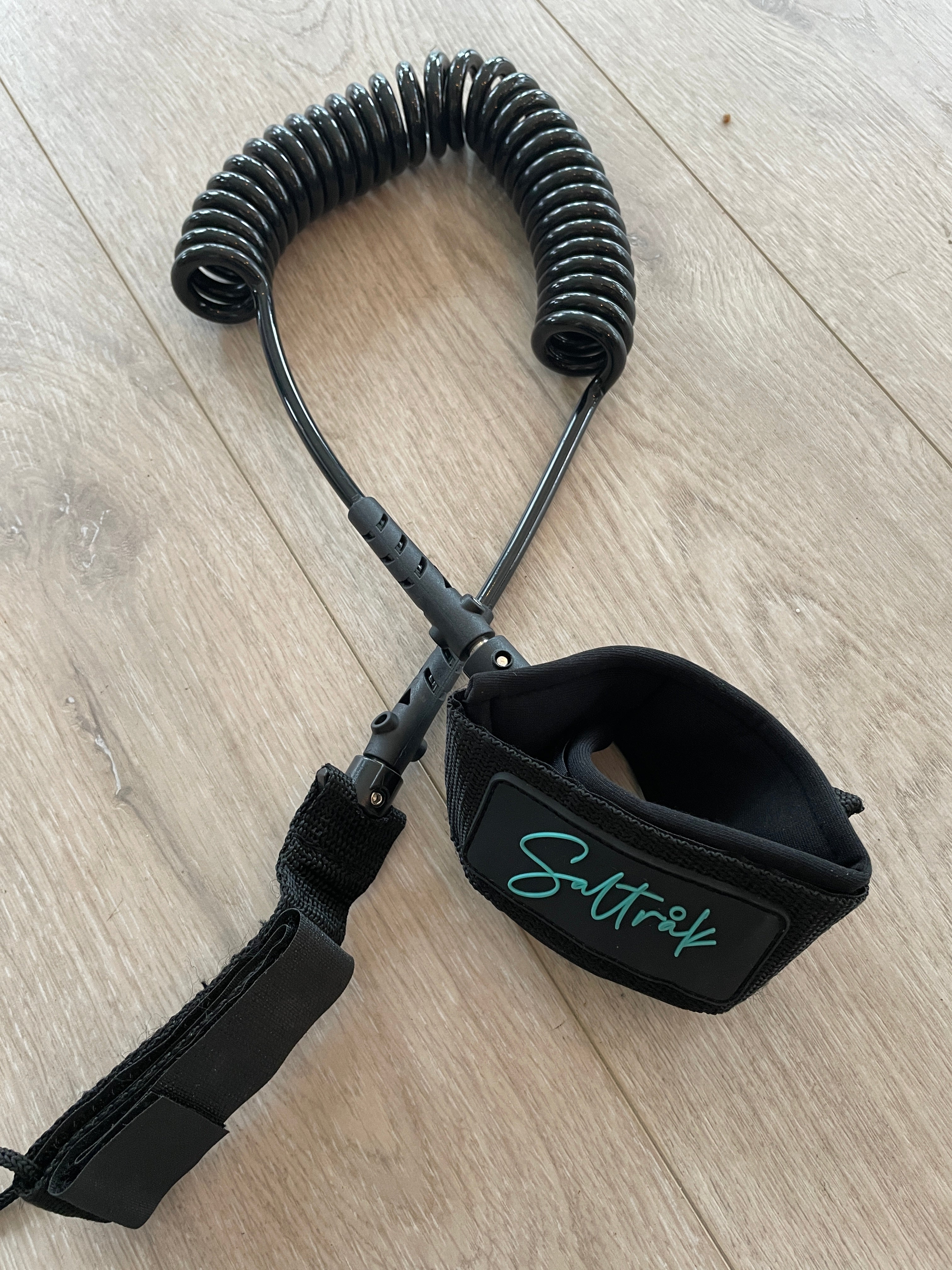 Leash-4